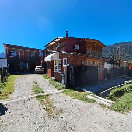 Hostal Robinson Puerto Puyuguapi Esterno foto