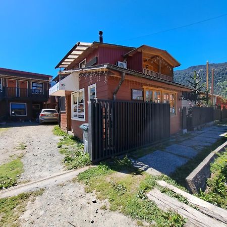 Hostal Robinson Puerto Puyuguapi Esterno foto