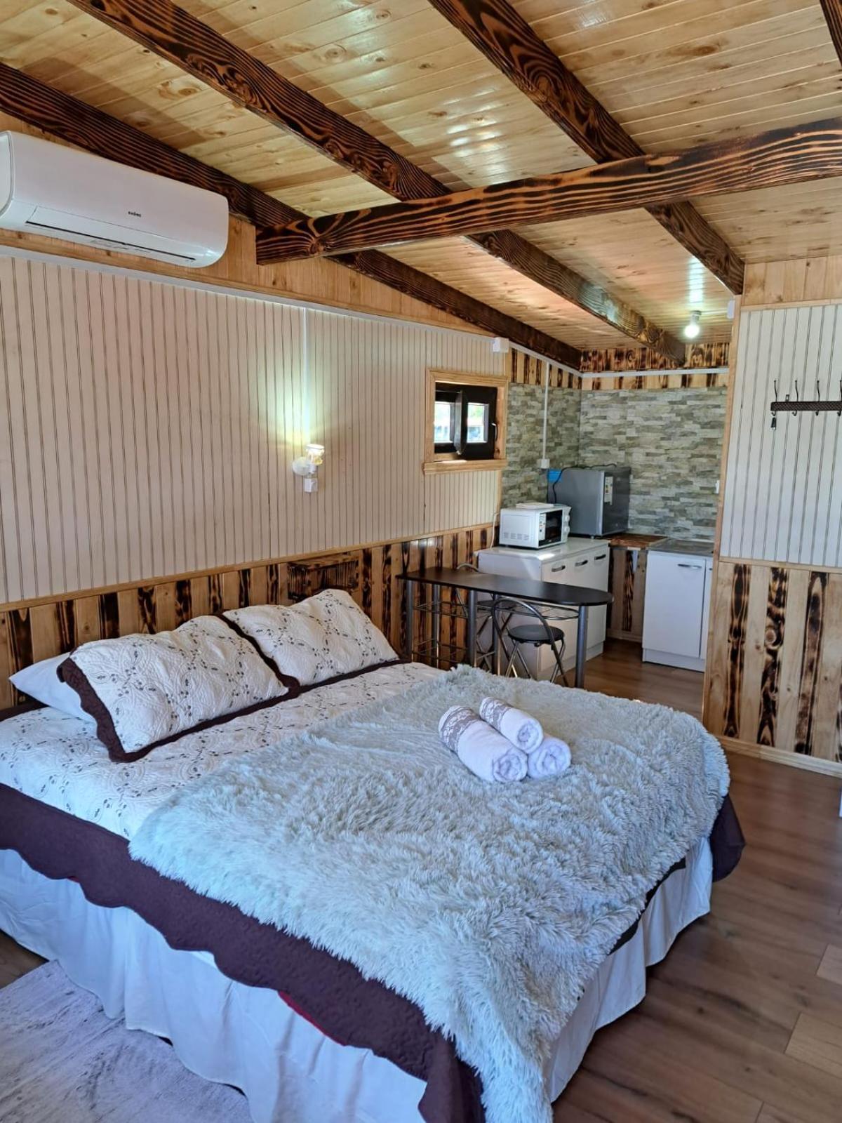Hostal Robinson Puerto Puyuguapi Esterno foto