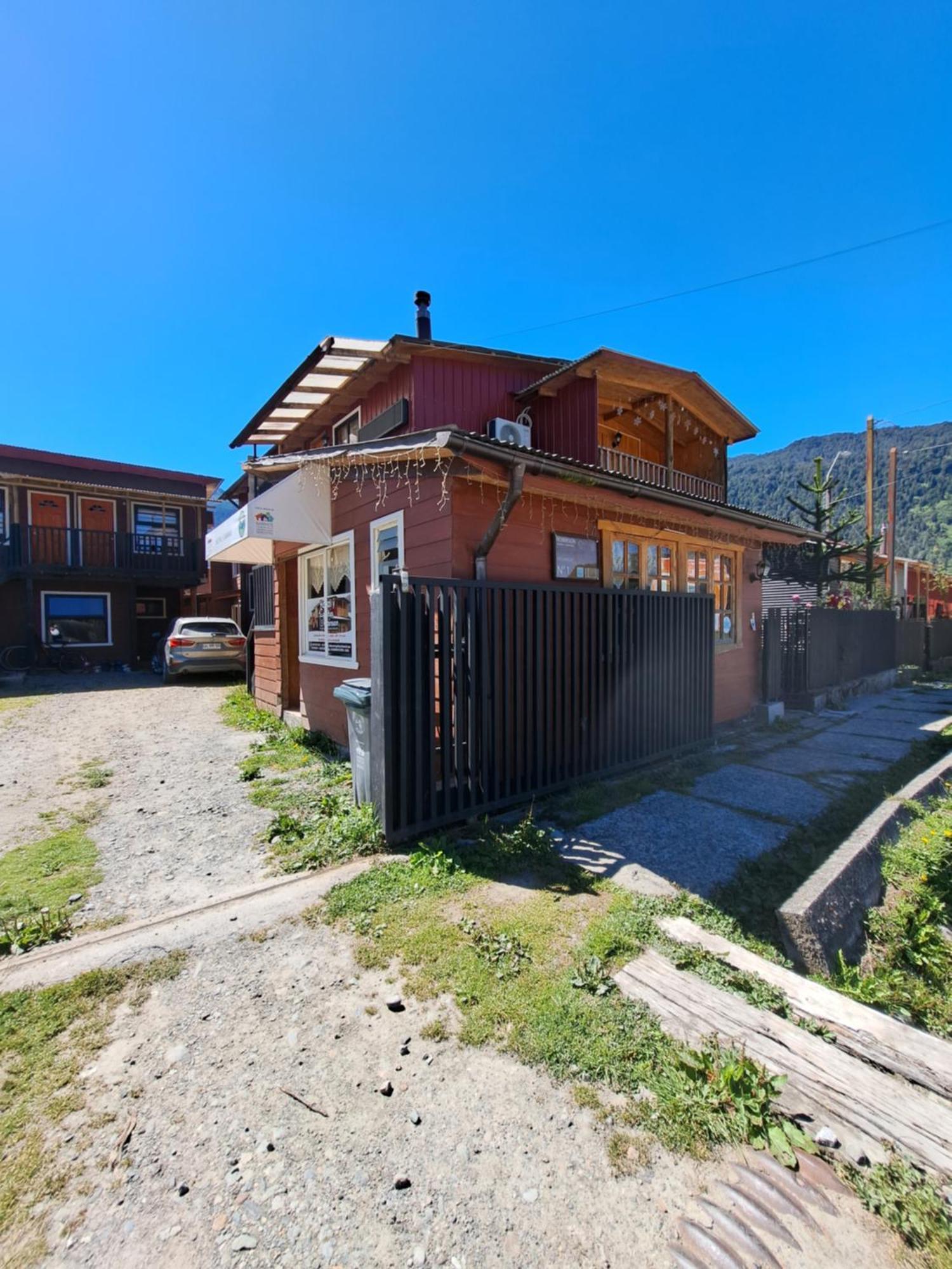 Hostal Robinson Puerto Puyuguapi Esterno foto