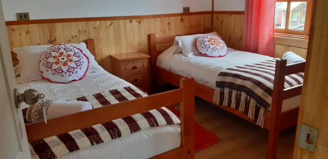 Hostal Robinson Puerto Puyuguapi Esterno foto